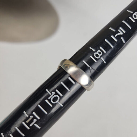 925 Sterling Silver Green Gemstone Wavy Ring Size 9 - Picture 7 of 7